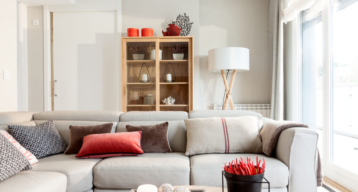 PORTADA_Segunda-vivienda-centro-San-Sebastian_Reforma-decoracion-salon_NATALIA-ZUBIZARRETA-INTERIORISMO_Vizcaya_