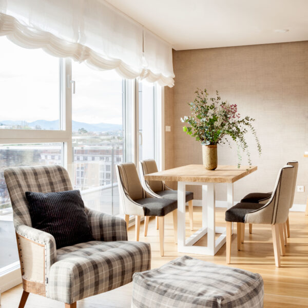 Vivienda-interiorismo-construccion_Reformas-decoracion-salon-comedor_NATALIA-ZUBIZARRETA-INTERIORISMO_Vizcaya